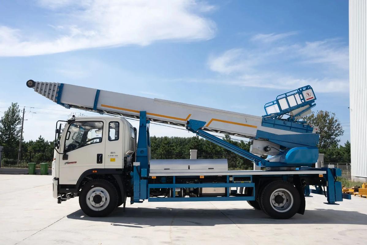 铁山云梯上料车租赁费用