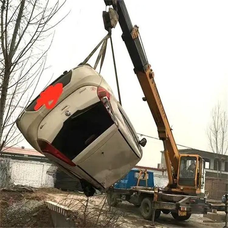 铁山随时待命，吊车24小时道路救援服务全解析