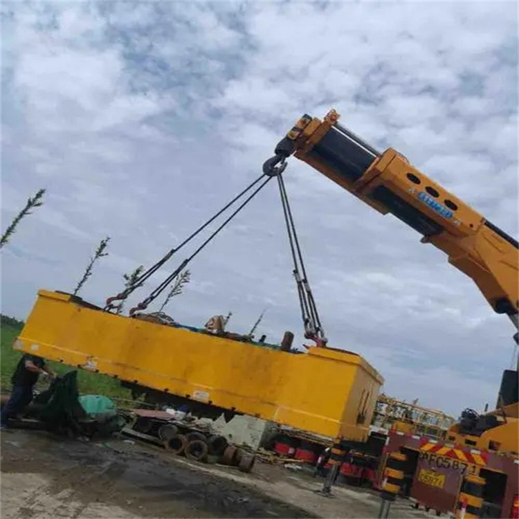 铁山随车吊吊集装箱怎么吊